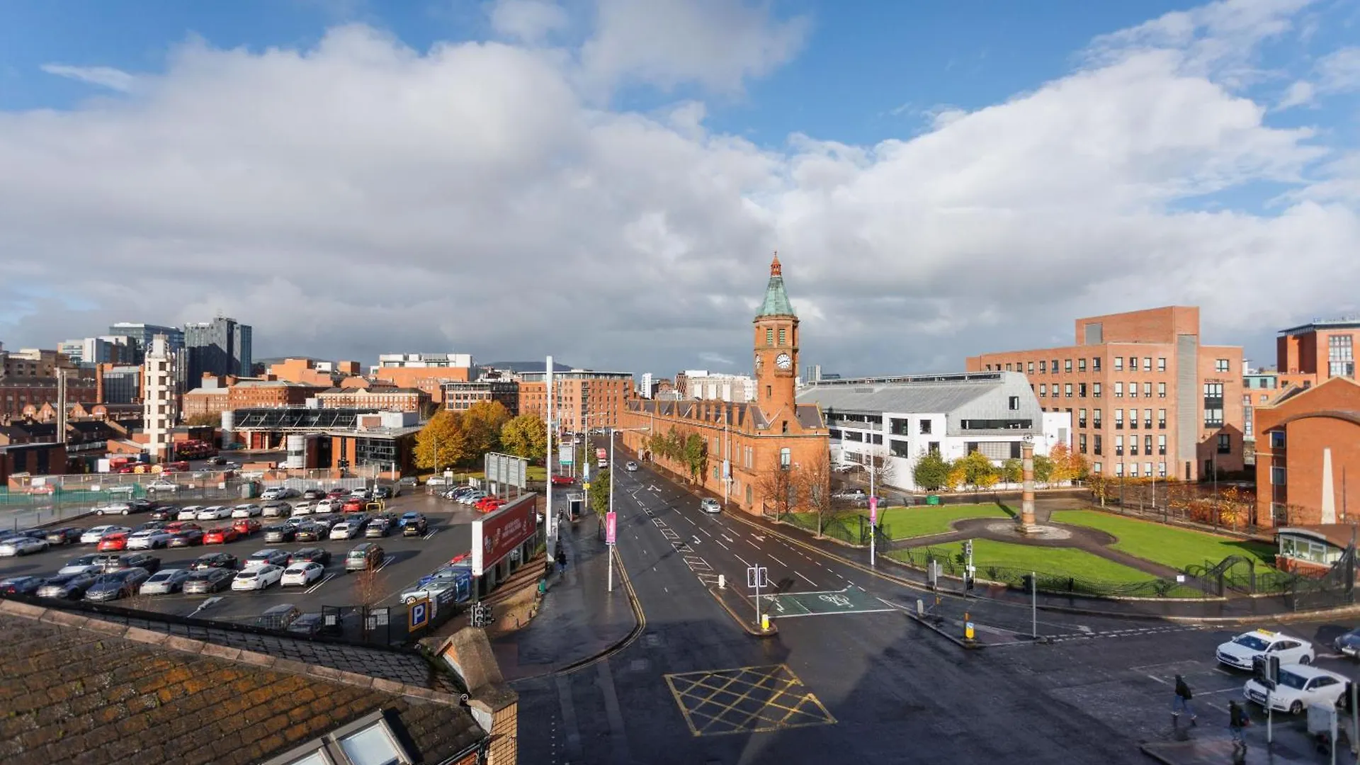 3Br - 10 Mins Walk To Central Belfast With Terrace