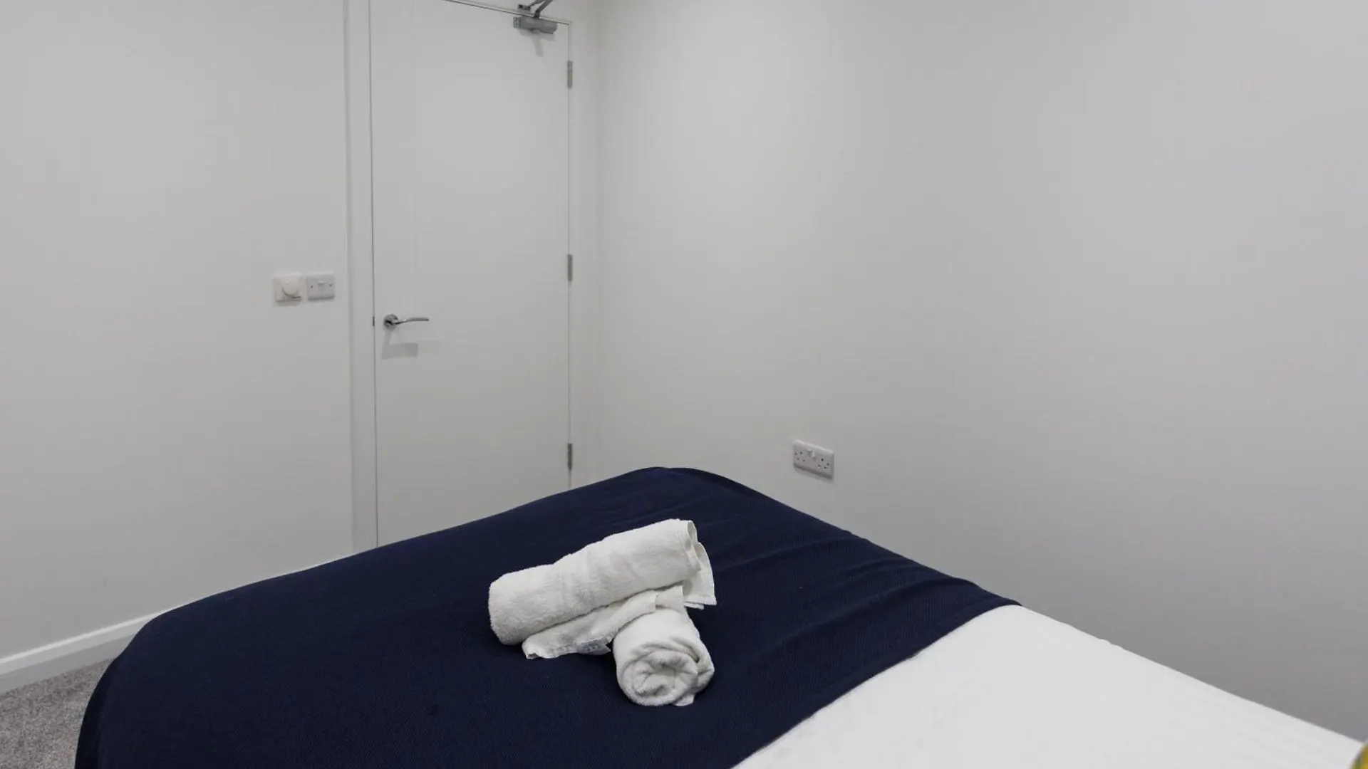 3Br - 10 Mins Walk To Central Belfast With Terrace